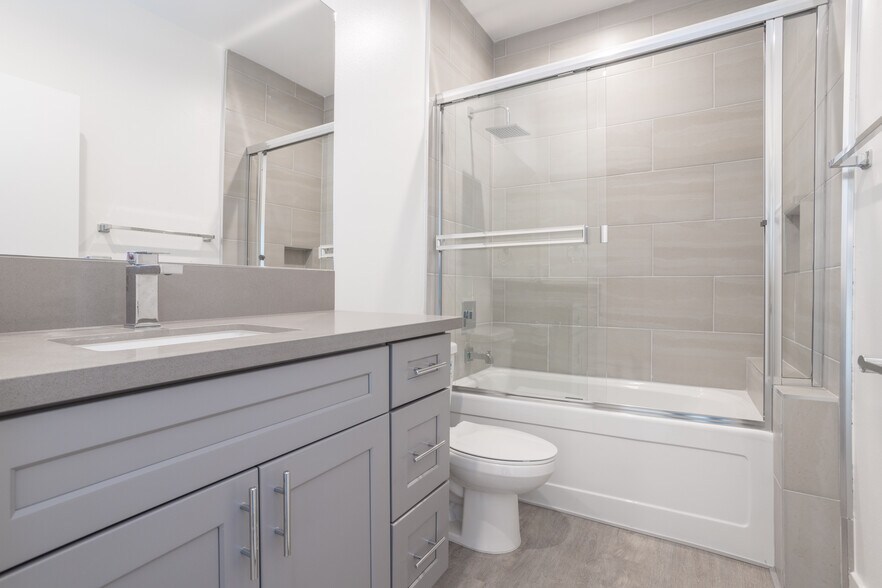 More Photos Of 12647-12649 N Bradley Ave, Sylmar Apartments For Sale