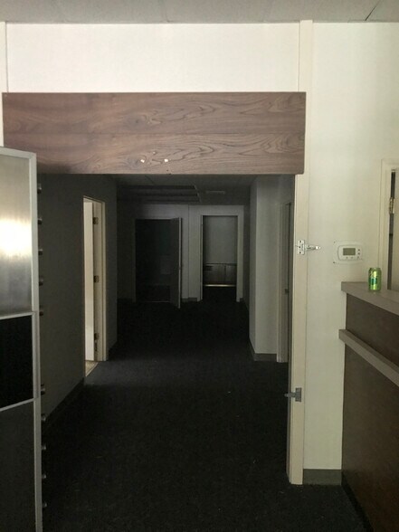 More Photos Of 337 Oak Ave, Spruce Pine Office For Lease