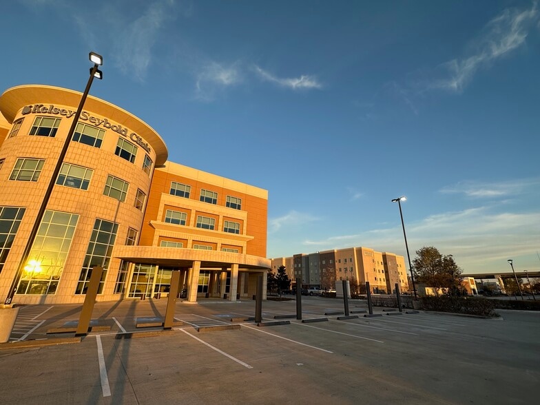 More Photos Of 13140 W FM 1960 Rd, Houston Hotel For Sale