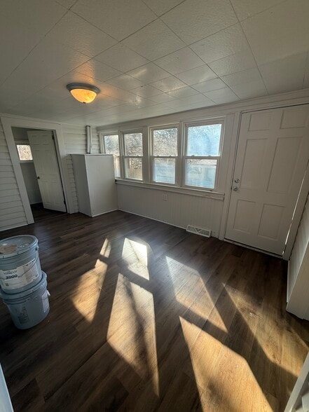 More Photos Of 295 Bethania Rural Hall Rd, Rural Hall Office For Sale