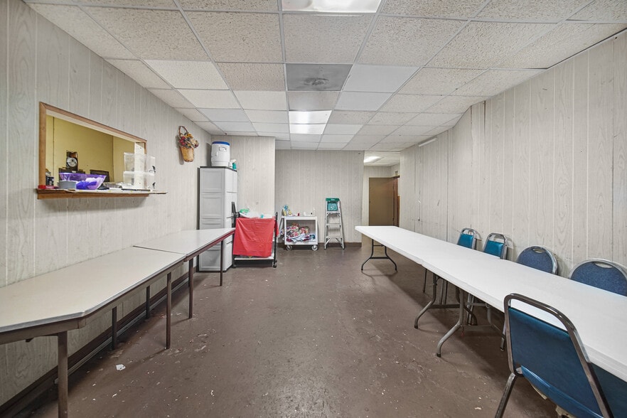 More Photos Of 4727 S Wabash Ave, Chicago Religious Facility For Sale