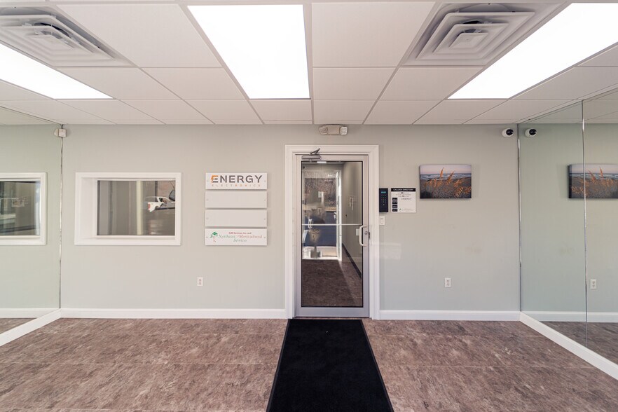 More Photos Of 252-262 Depot Rd, Milford Light Distribution For Lease