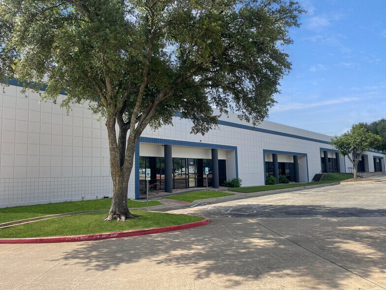 More Photos Of 1901 W Braker Ln, Austin Unknown For Lease
