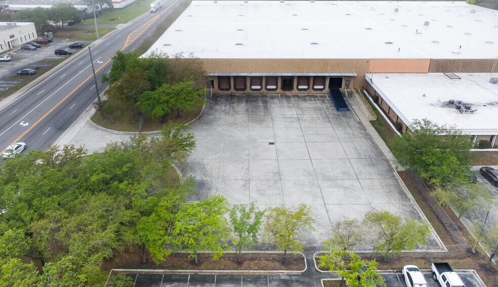 More Photos Of 1030 Ellis Rd N, Jacksonville Warehouse For Lease