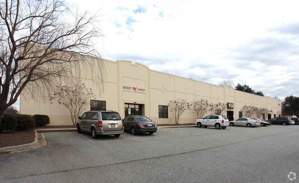 More Photos Of 4225 Tudor Ln, Greensboro Warehouse For Lease
