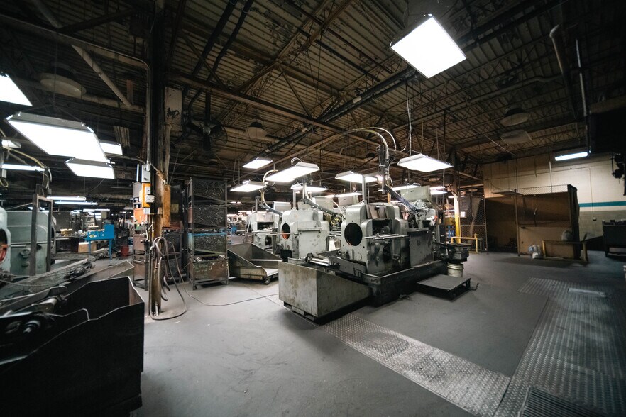 More Photos Of 1185 E Keating Ave, Muskegon Manufacturing For Sale