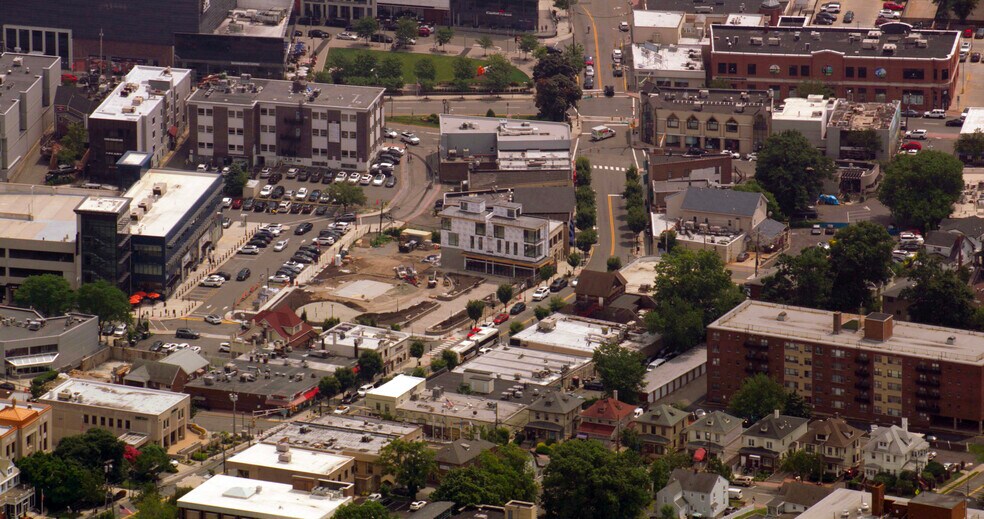 Primary Photo Of 223 Main St, Fort Lee Storefront For Lease
