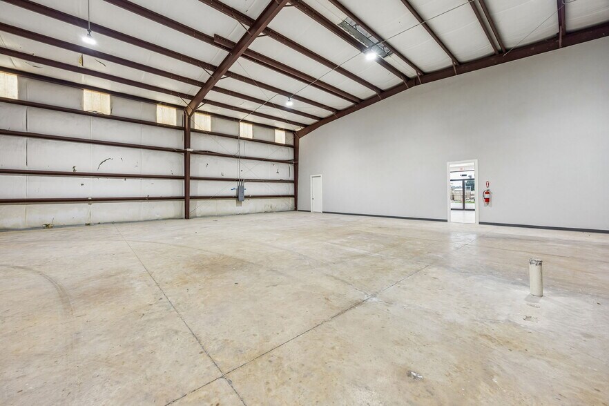 More Photos Of 6819 Theall Rd, Houston Industrial For Sale