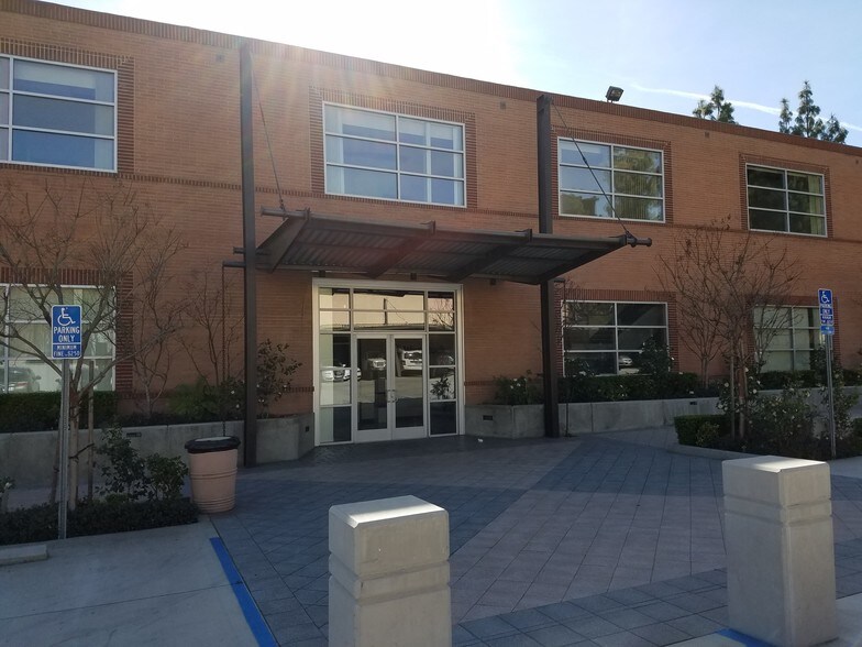 Primary Photo Of 100 E Tujunga Ave, Burbank Loft Creative Space For Lease