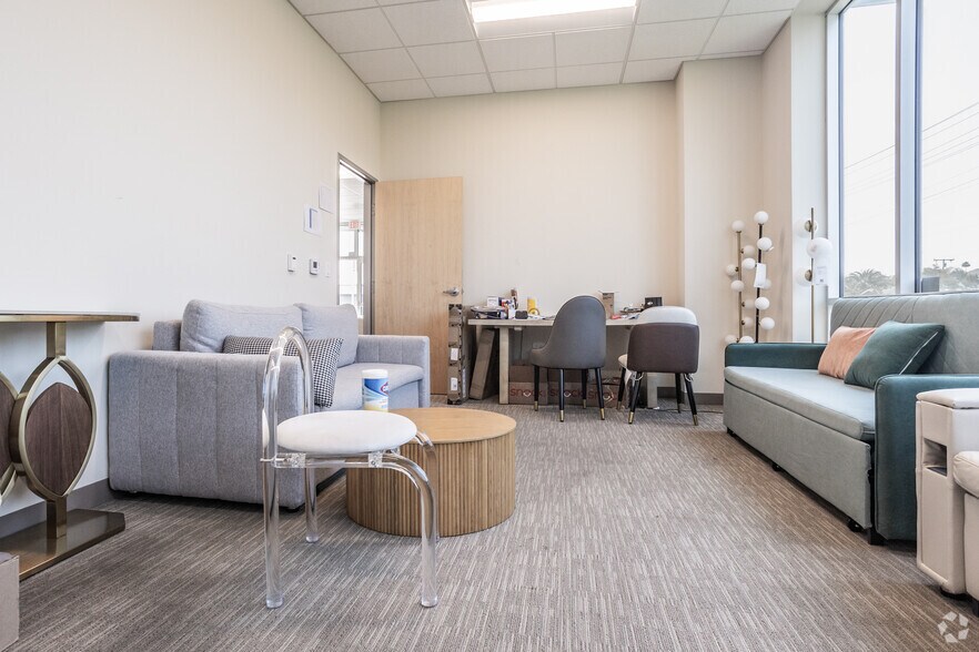 More Photos Of 959 E 3rd St, Corona Warehouse For Lease