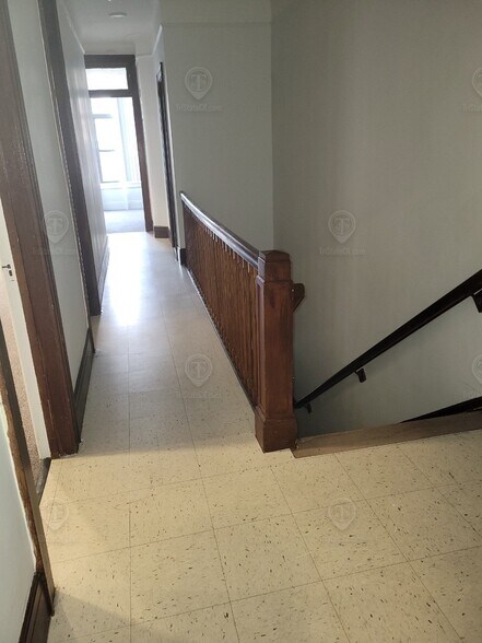 More Photos Of 37-47 82nd St, Flushing Office For Lease