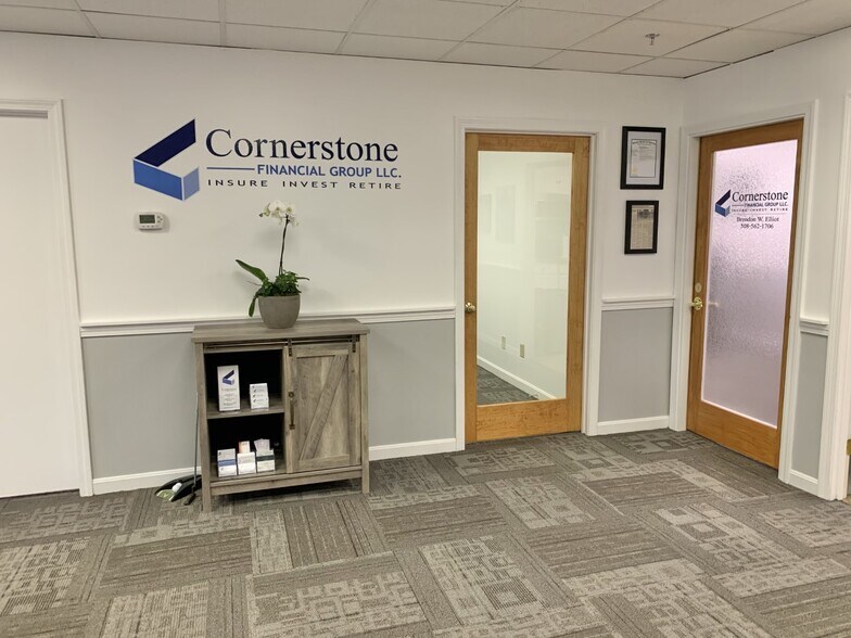 More Photos Of 448 Turnpike St, Easton Office For Lease