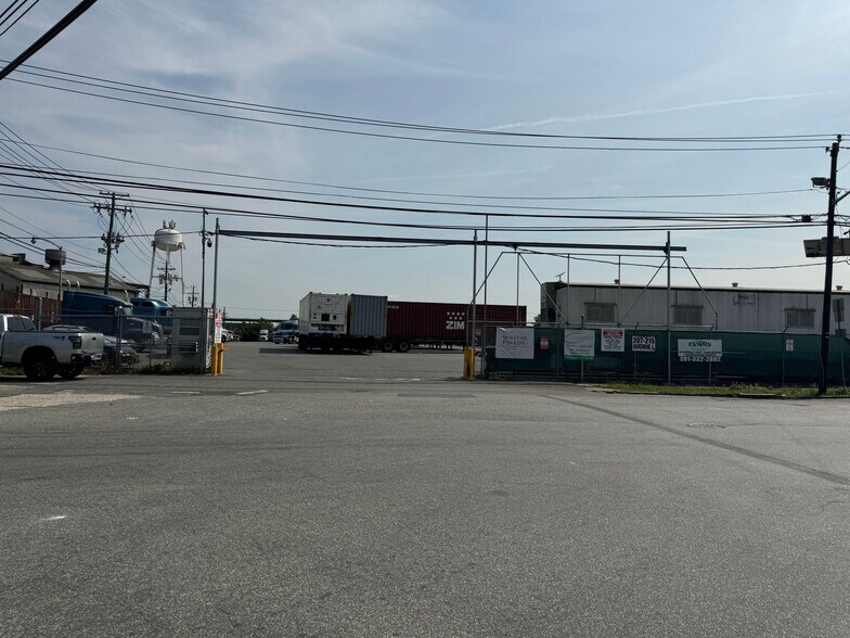 Primary Photo Of 207-215 Avenue L, Newark Land For Lease