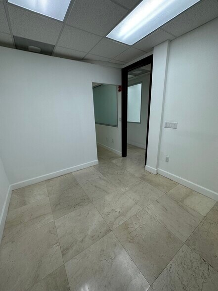 More Photos Of 268-270 Alhambra Cir, Coral Gables Office For Lease