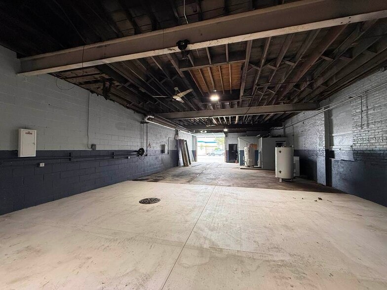 More Photos Of 3725 N Western Ave, Chicago Office Residential For Lease