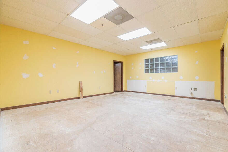 More Photos Of 7131 NW 26th Ave, Miami Warehouse For Sale