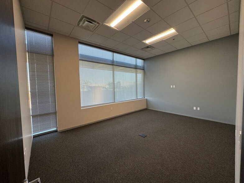 More Photos Of 7737 Cherokee Rd, Katy Distribution For Sale