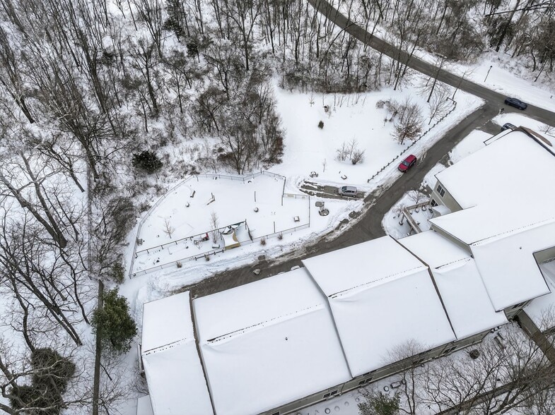 More Photos Of 751 E Tamarack Trl, Bloomington Healthcare For Sale