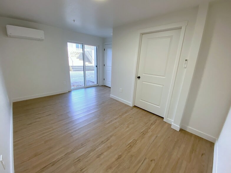 More Photos Of 404 E 5600 S, Salt Lake City Apartments For Sale