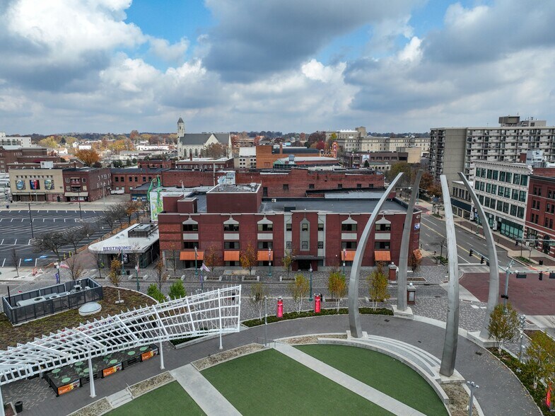 More Photos Of 401 Market Ave N, Canton Office For Lease
