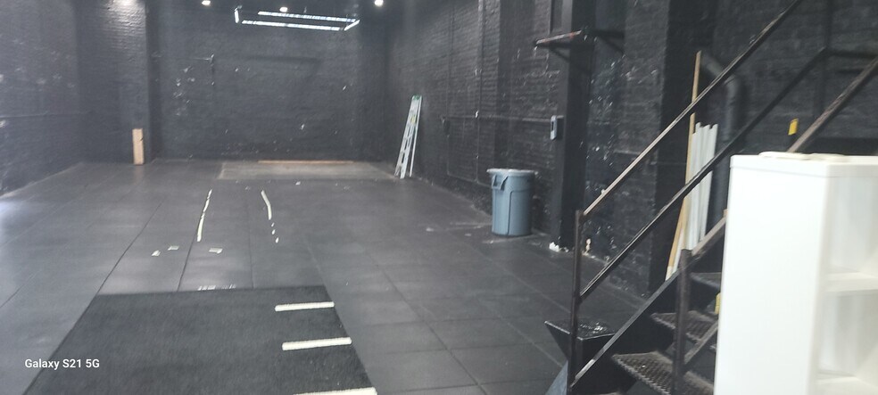More Photos Of 65 Scholes St, Brooklyn Storefront Retail Residential For Lease