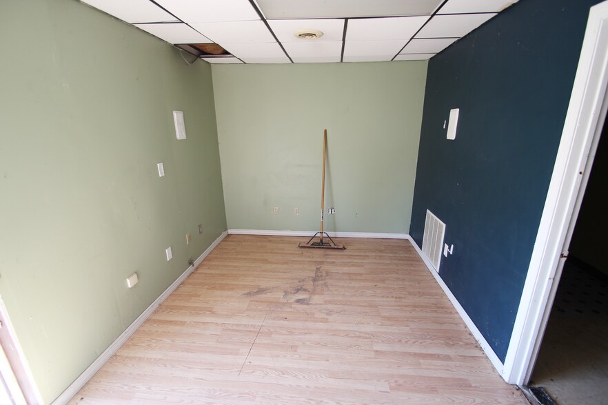 More Photos Of 2970 Barber Rd, Norton Warehouse For Sale