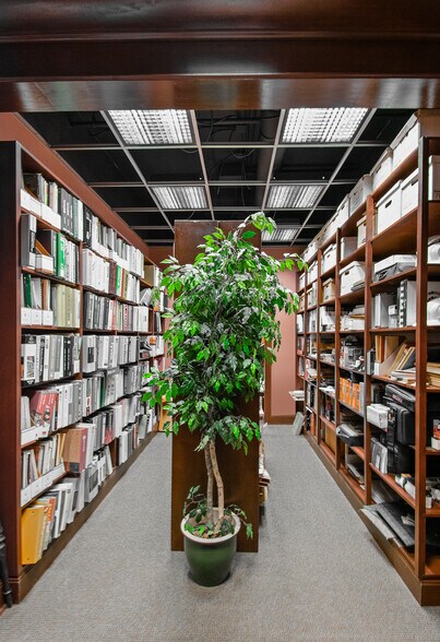 More Photos Of 119 S Court Ave, Memphis Storefront Retail Office For Sale