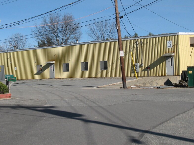 More Photos Of 54 Knox Trl, Acton Warehouse For Lease