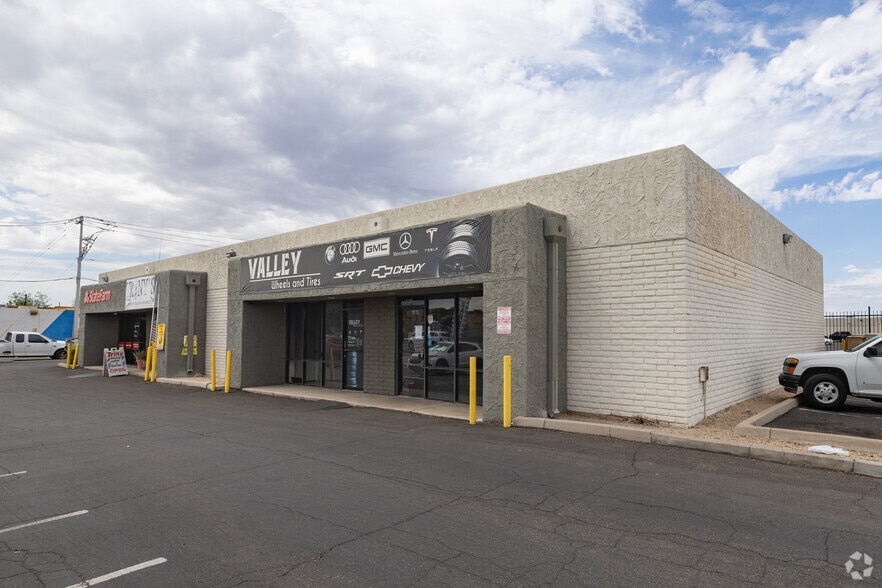 Primary Photo Of 2740-2746 W McDowell Rd, Phoenix Distribution For Lease