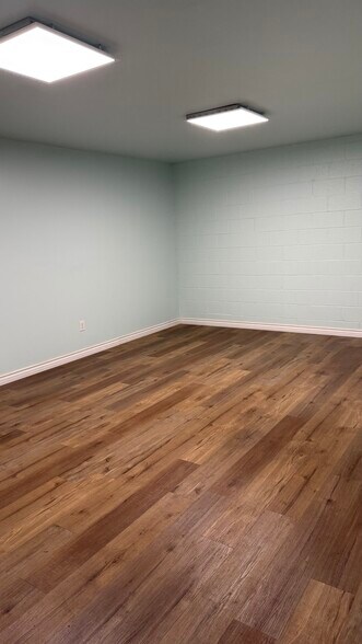 More Photos Of 148 W 32nd St, Los Angeles Land For Lease