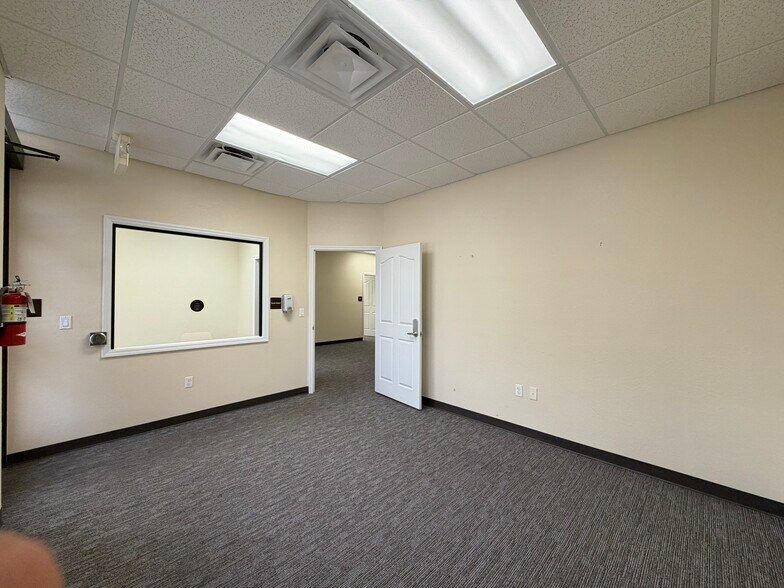 More Photos Of 3107 Medical Way, Sebring Office For Lease
