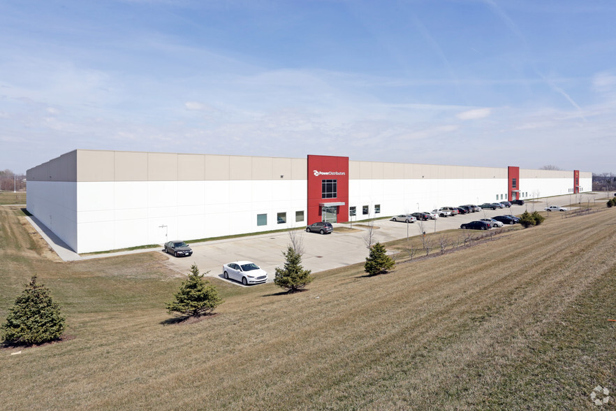 Primary Photo Of 810 SE Corporate Woods Dr, Des Moines Distribution For Lease