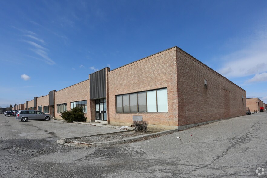 More Photos Of 400 Finchdene Sq, Toronto Light Distribution For Lease