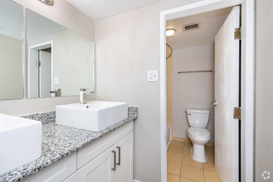 More Photos Of 2886 S Circle Dr, Colorado Springs Apartments For Lease