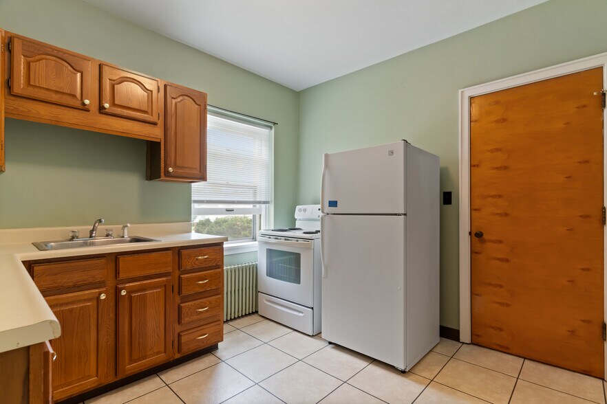 More Photos Of 107 E Madison St, Mount Pleasant Healthcare For Sale