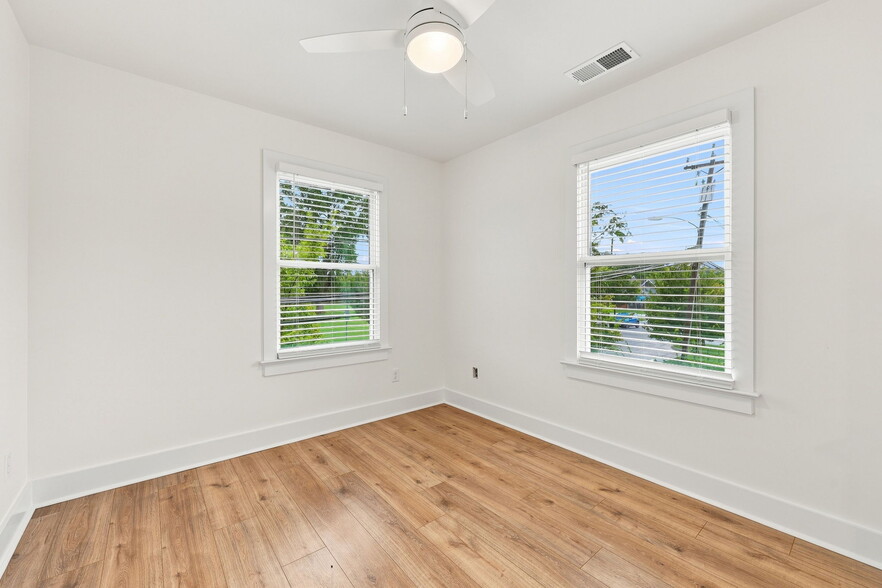 More Photos Of 112 Buckroe Ave, Hampton Storefront Retail Residential For Sale