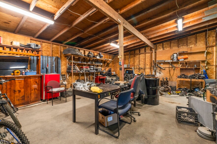 More Photos Of 1201 Preston Ave, Pasadena Auto Repair For Sale