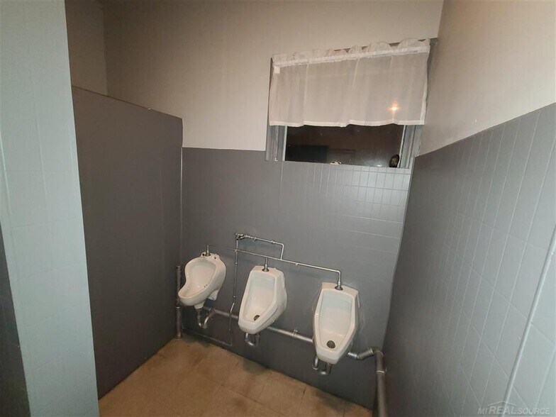 More Photos Of 7108 Maple Valley Rd, Brown City Specialty For Sale