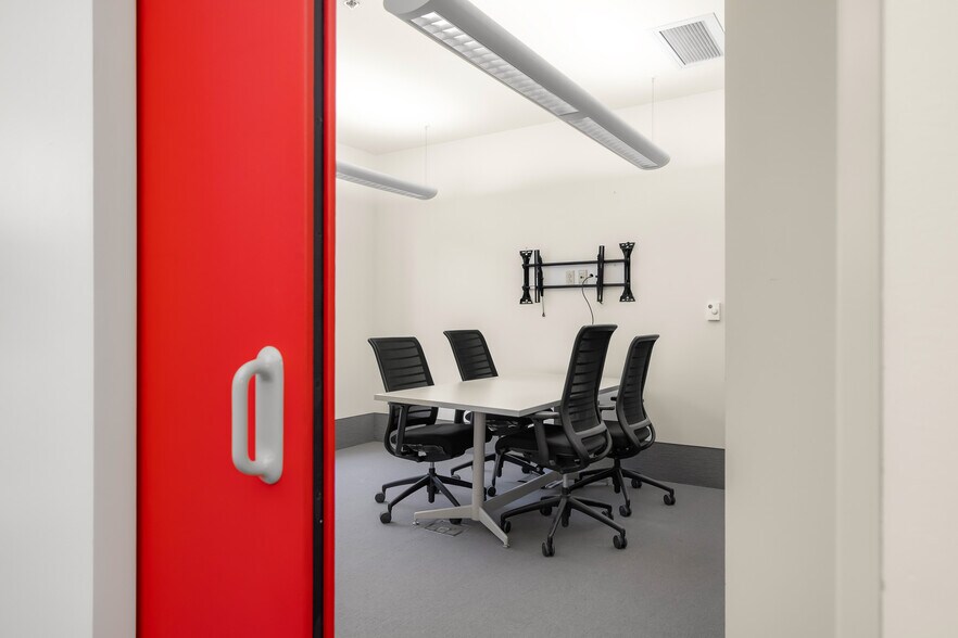 More Photos Of 301 Washington St, Columbus Office For Lease