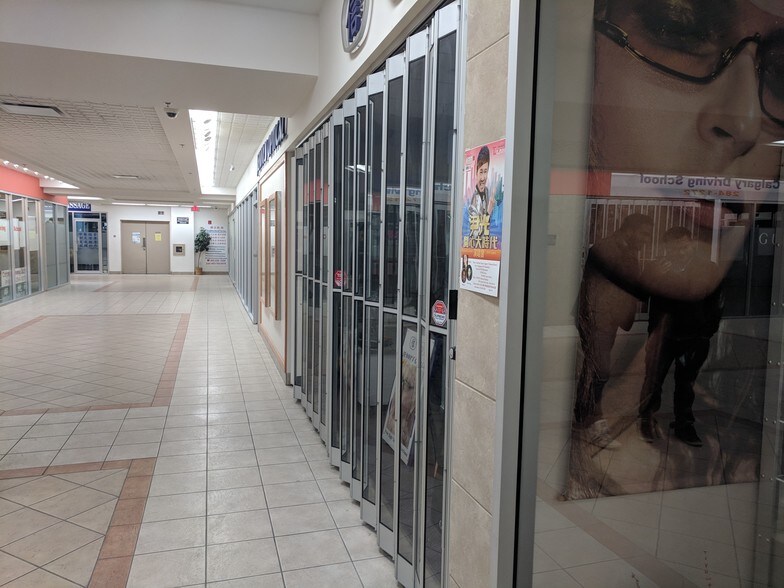 More Photos Of 1518 Centre St N, Calgary Apartments For Lease