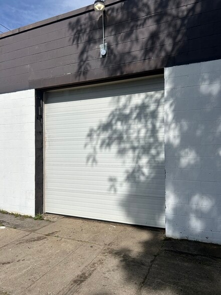 More Photos Of 545 West Ave, Rochester Warehouse For Sale