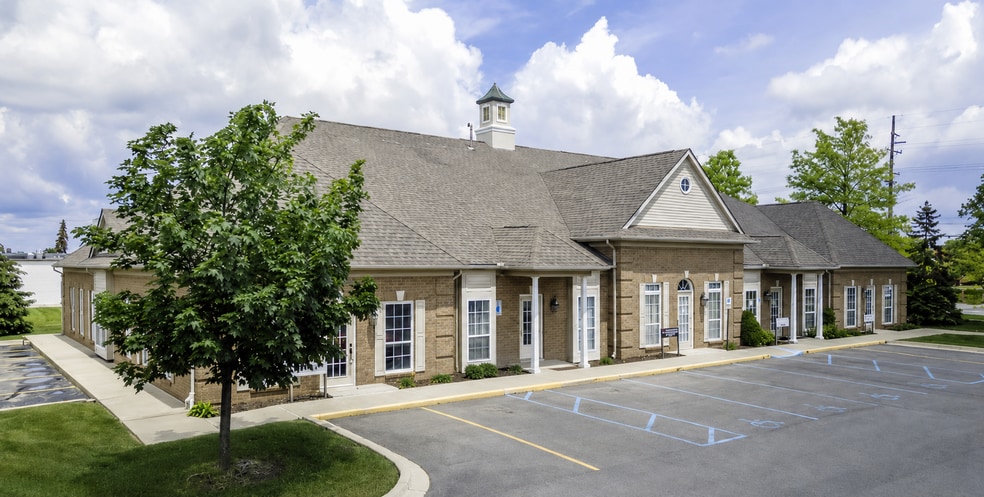 Primary Photo Of 46875 Garfield Rd, Macomb Medical For Lease