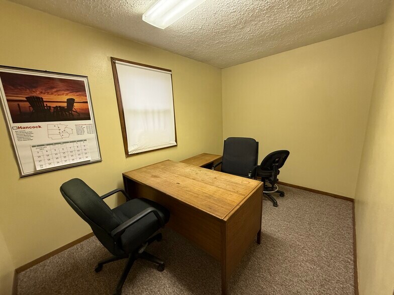 More Photos Of 910-912 7th St, Onawa Office For Sale