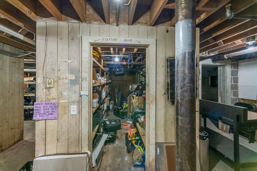 More Photos Of 105 S Main St, Ishpeming Restaurant For Sale