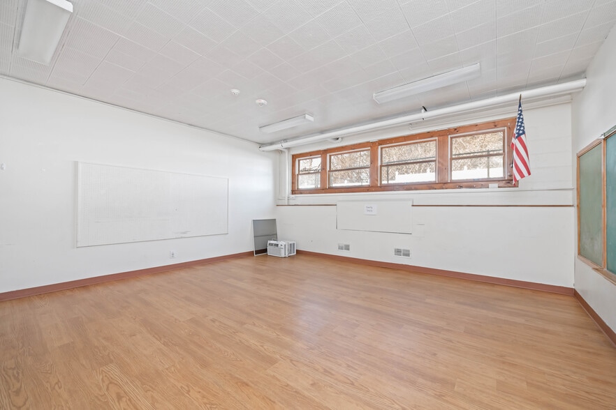 More Photos Of 2889 Culver rd, Rochester Specialty For Sale