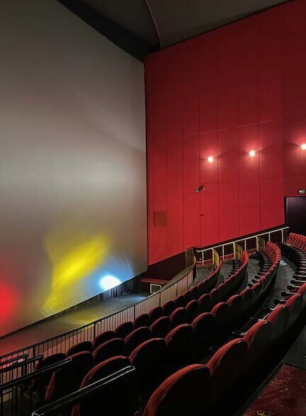 More Photos Of 7703 W Overland Rd, Boise Movie Theatre For Lease