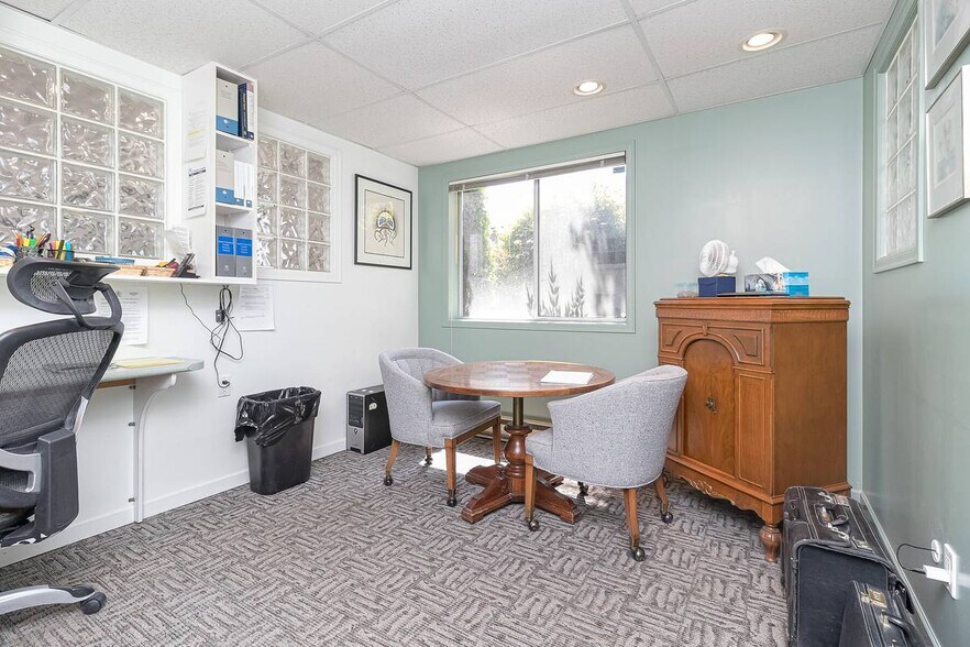 More Photos Of 832 Fisgard St, Victoria Office For Sale