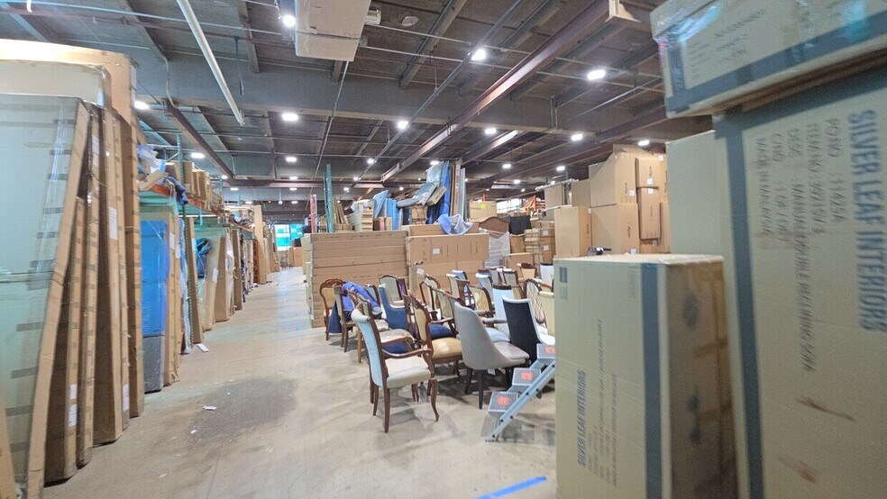 More Photos Of 533 Whitehead Rd, Hamilton Warehouse For Lease