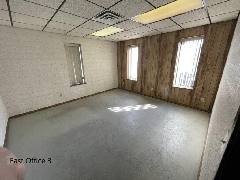 More Photos Of 325 Frontier Dr, Oklahoma City Truck Terminal For Lease