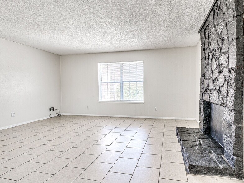 More Photos Of 7404 Lyrewood Ln, Oklahoma City Apartments For Sale